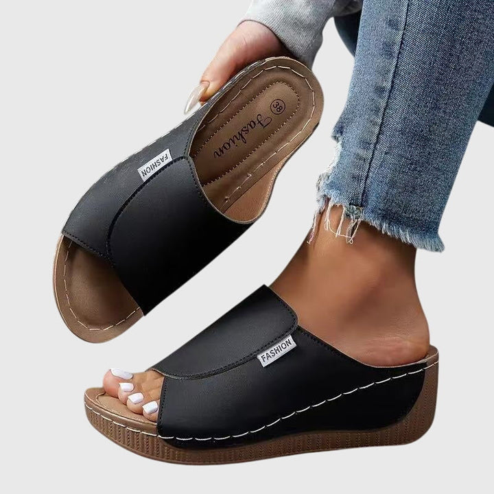 Bríd | Classic Comfort Walking Sandals
